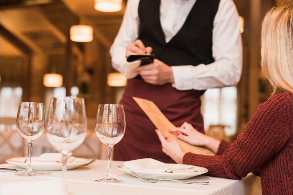 improve restaurant reputation